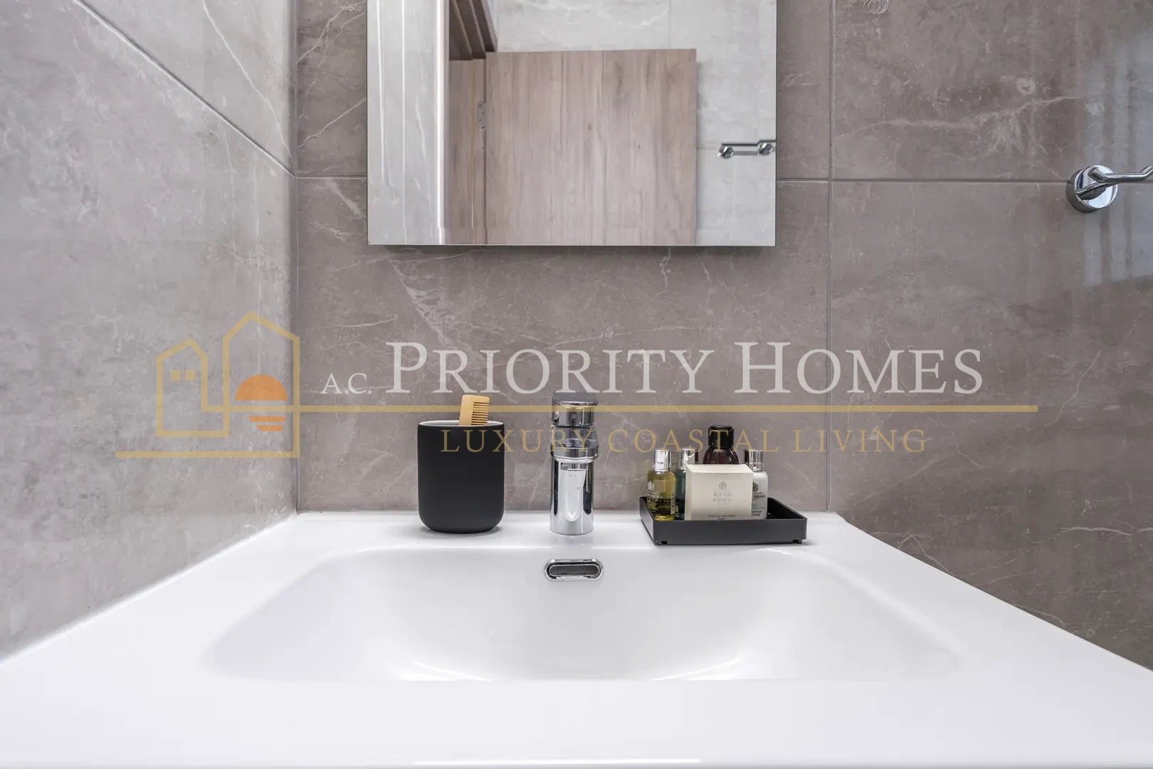 Fully Furnished Two-Bedroom Apartment for Rent in Universal