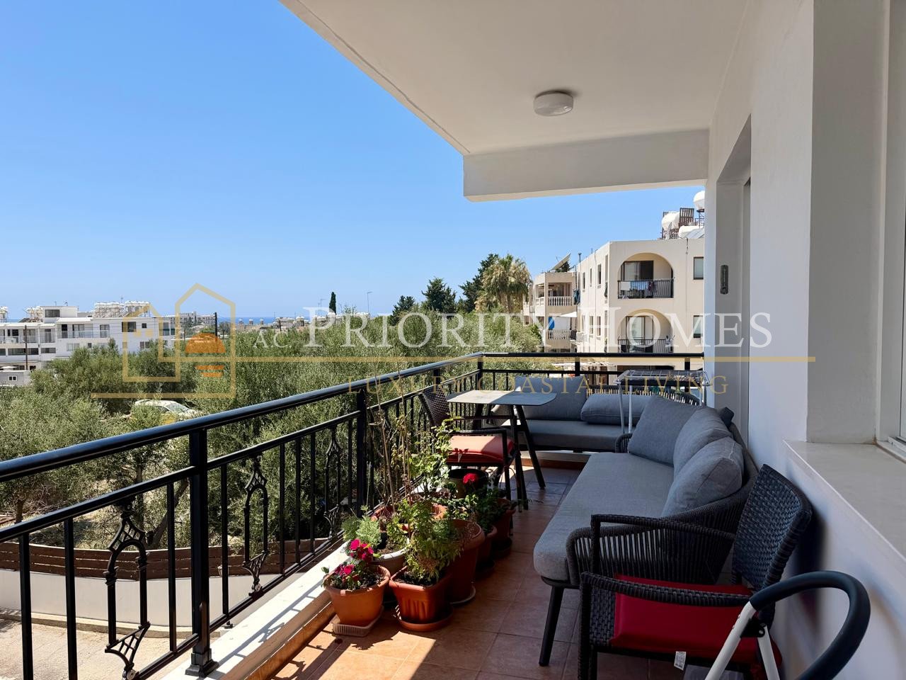 Spacious One-Bedroom Apartment with Sea Views in Tomb of the Kings