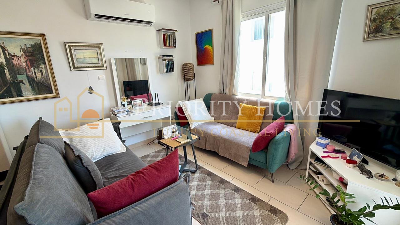 Spacious One-Bedroom Apartment with Sea Views in Tomb of the Kings