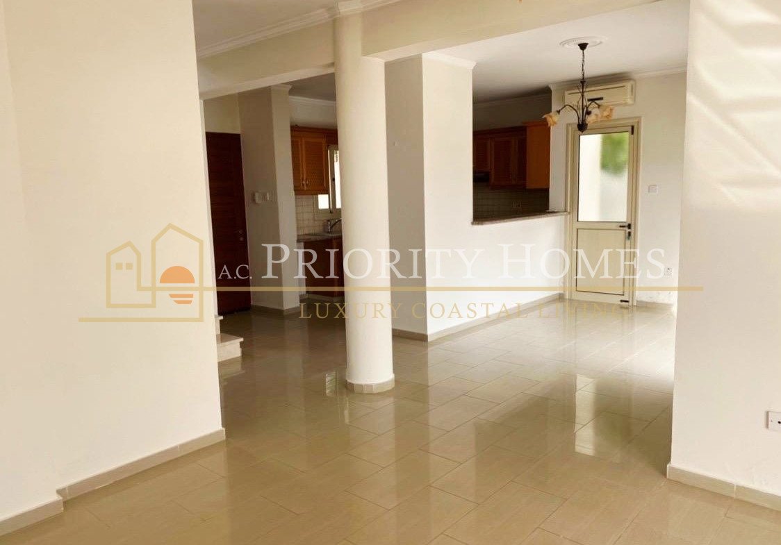 Four-Bedroom Villa in Tala with Private Pool & Sea Views