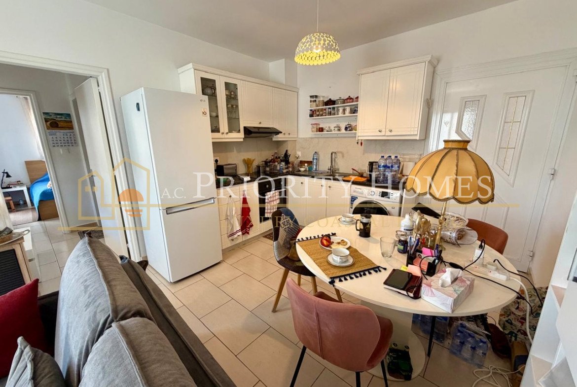 Spacious One-Bedroom Apartment with Sea Views in Tomb of the Kings