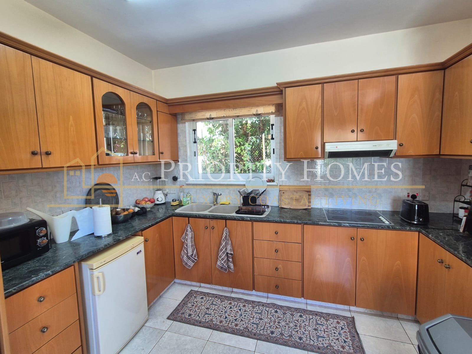 Four-Bedroom Villa for Rent in Pegeia