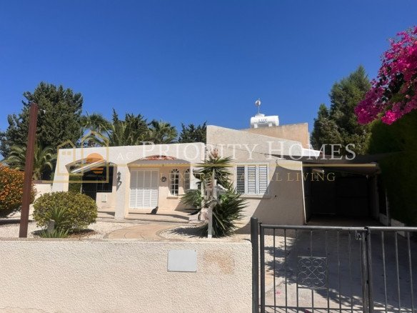 Two-Bedroom Bungalow in Coral Bay