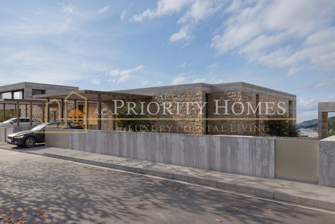 Contemporary Luxury Three-Bedroom Villas in Sea Caves Pegeia