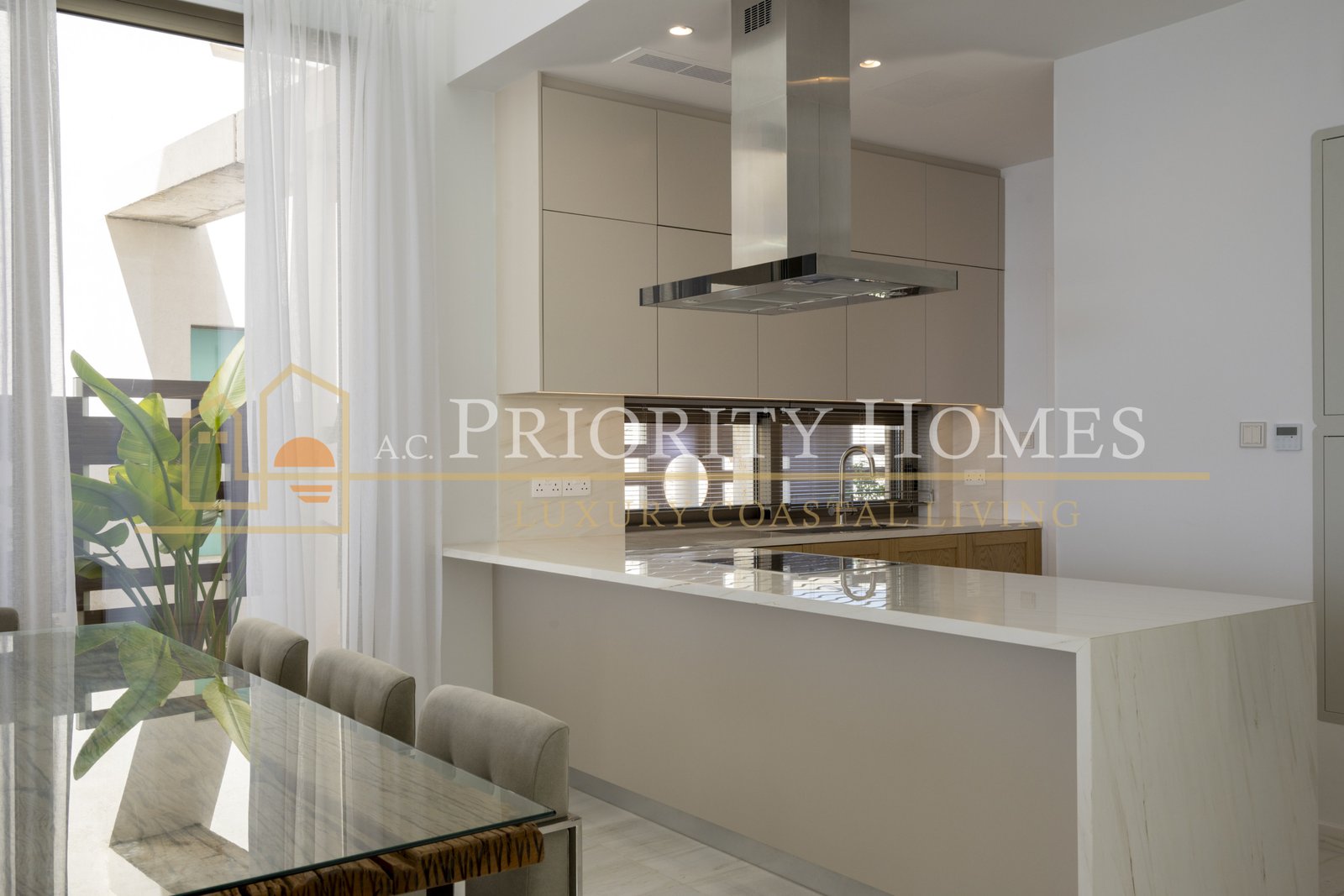 Exclusive Five-Bedroom Villa with Sea Views in Kissonerga