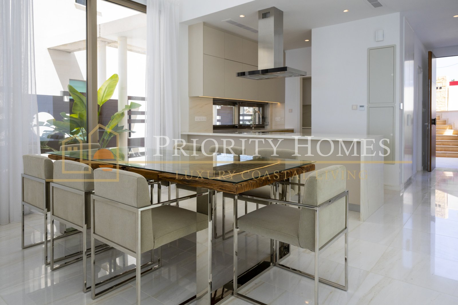Exclusive Five-Bedroom Villa with Sea Views in Kissonerga