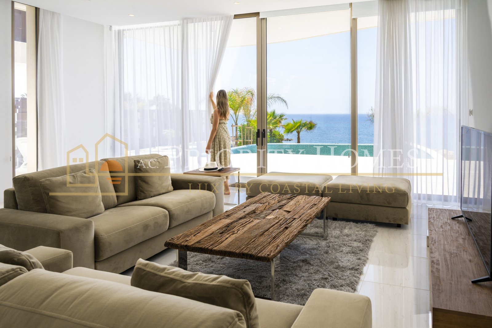 Exclusive Five-Bedroom Villa with Sea Views in Kissonerga