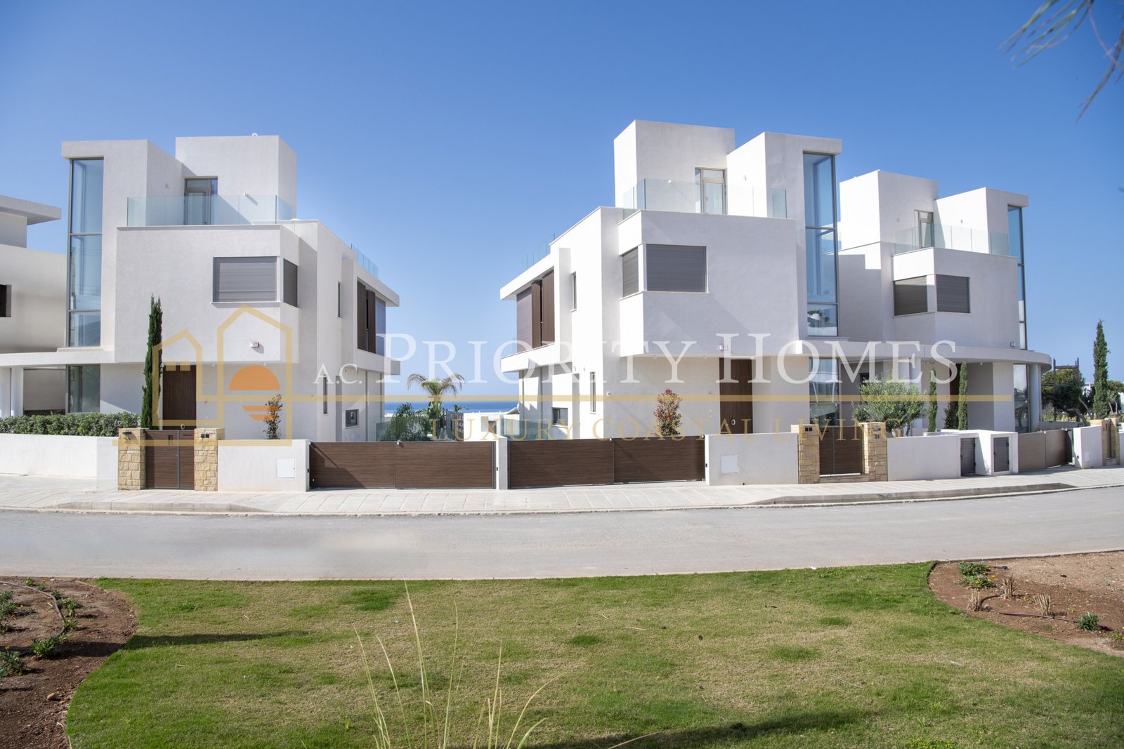 Exclusive Five-Bedroom Villa with Sea Views in Kissonerga