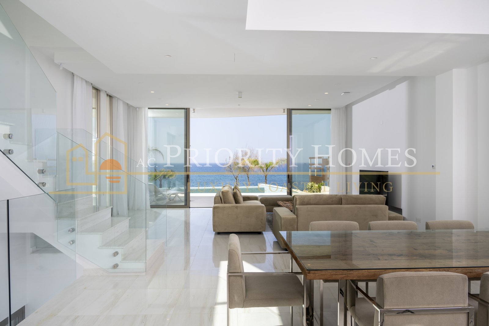 Exclusive Five-Bedroom Villa with Sea Views in Kissonerga