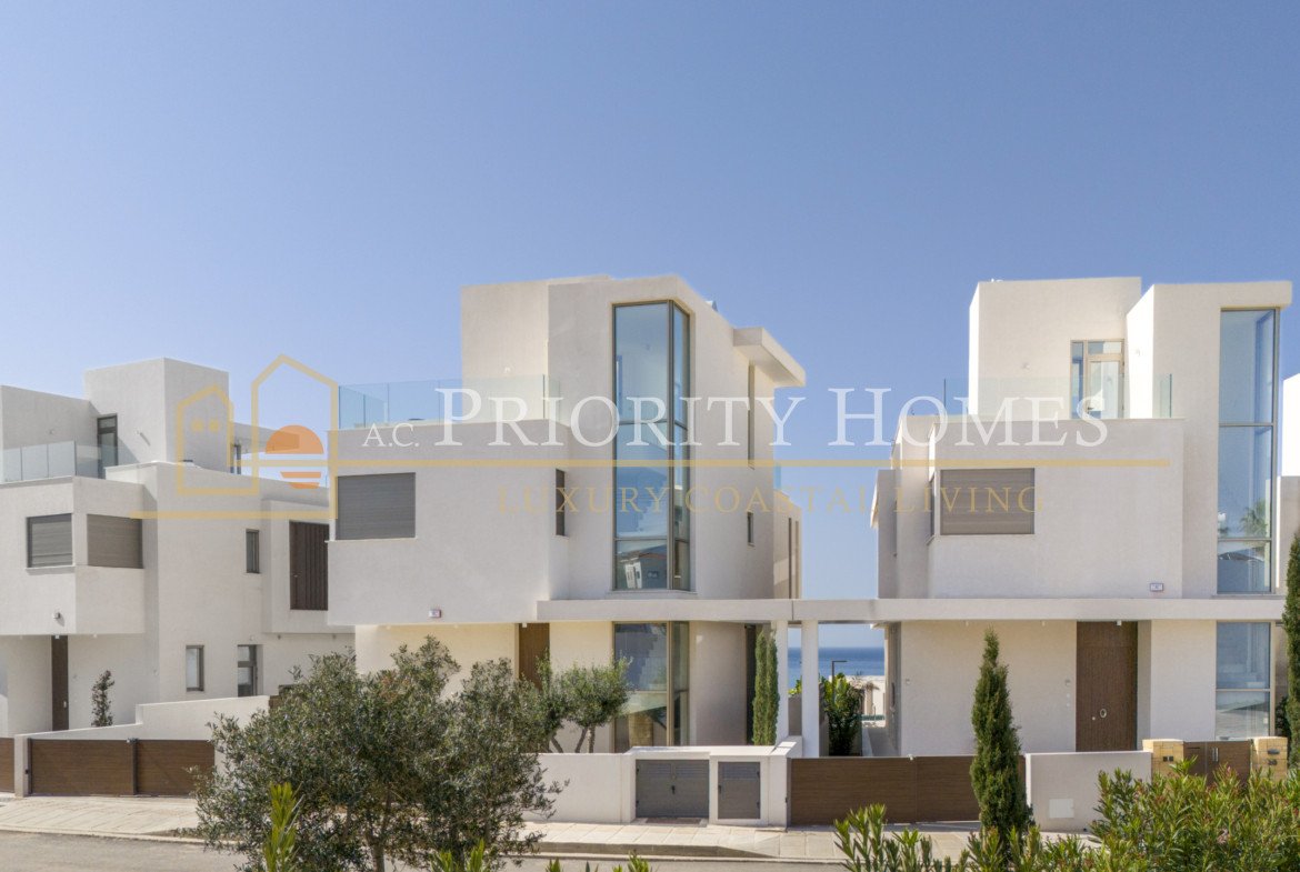 Exclusive Five-Bedroom Villa with Sea Views in Kissonerga