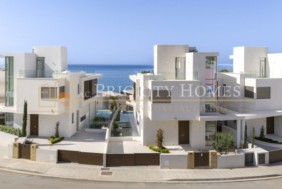 Exclusive Five-Bedroom Villa with Sea Views in Kissonerga