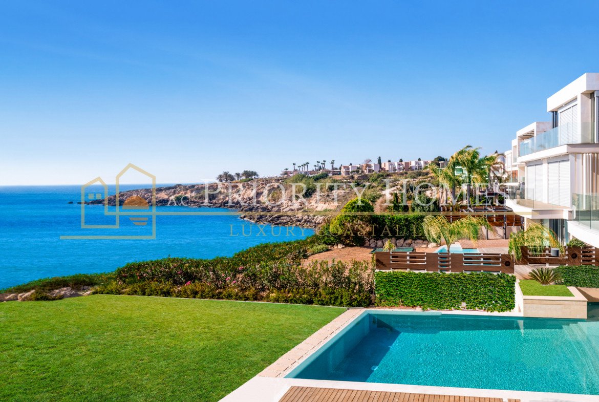 Luxury Six Bedroom Beach Villas in Chloraka, Paphos