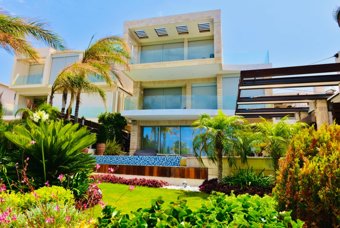 Luxury Four Bedroom Beach Villas in Chloraka, Paphos