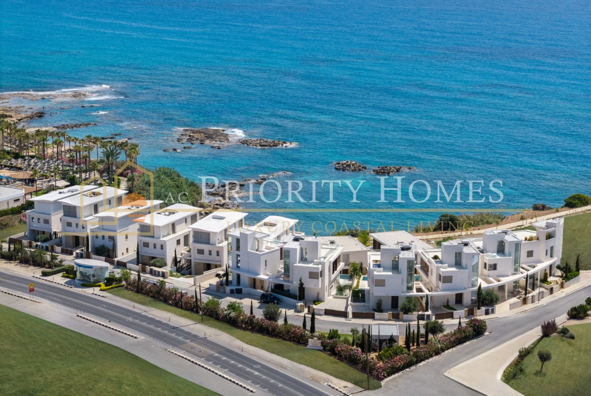 Exclusive Five-Bedroom Villa with Sea Views in Kissonerga