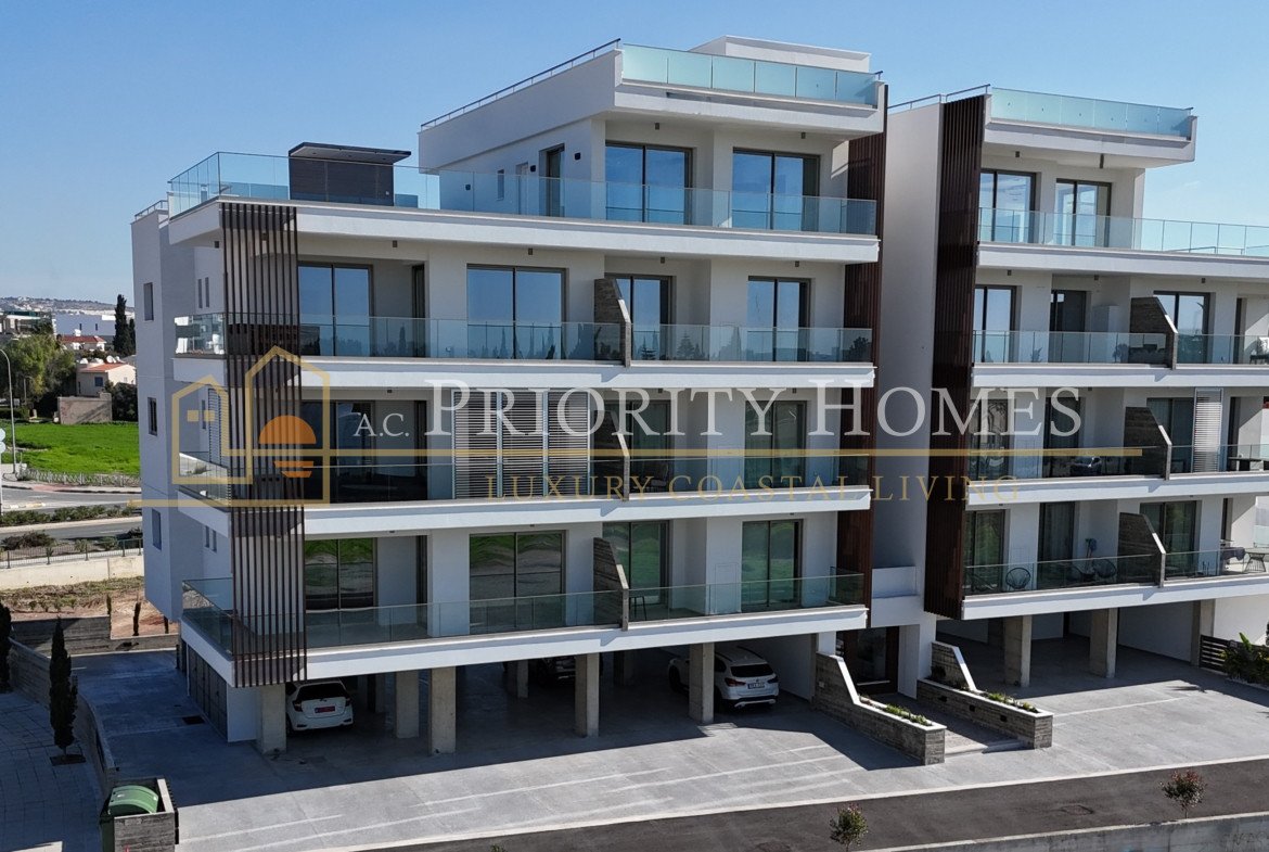 Contemporary Two-Bedroom Penthouse with Private Roof Terrace in Kato Paphos