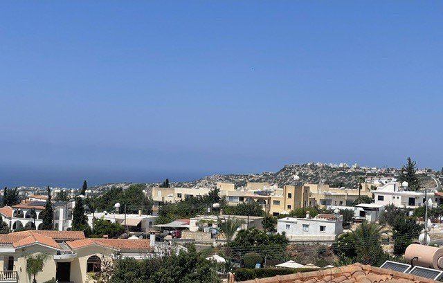 Refurbished Two-Bedroom Semi-Detached House with Sea Views & Communal Pool