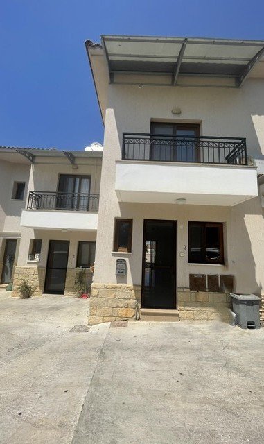 Refurbished Two-Bedroom Semi-Detached House with Sea Views & Communal Pool