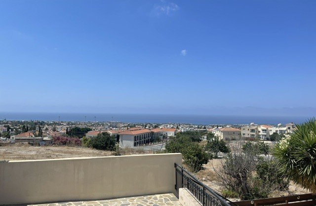 Refurbished Two-Bedroom Semi-Detached House with Sea Views & Communal Pool