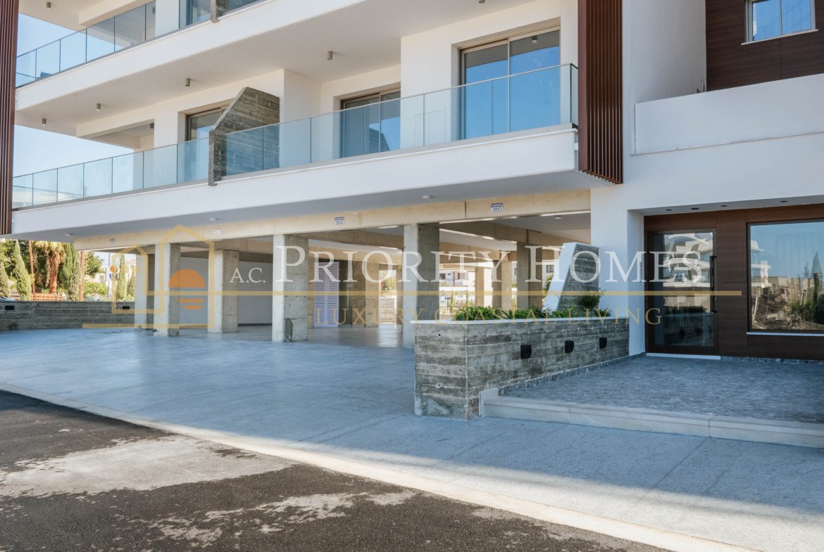 Contemporary Two-Bedroom Penthouse with Private Roof Terrace in Kato Paphos