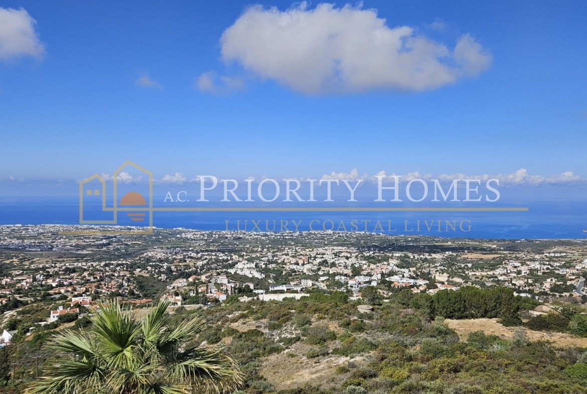Luxury Five-Bedroom Villa with Sea Views in Tala, Paphos