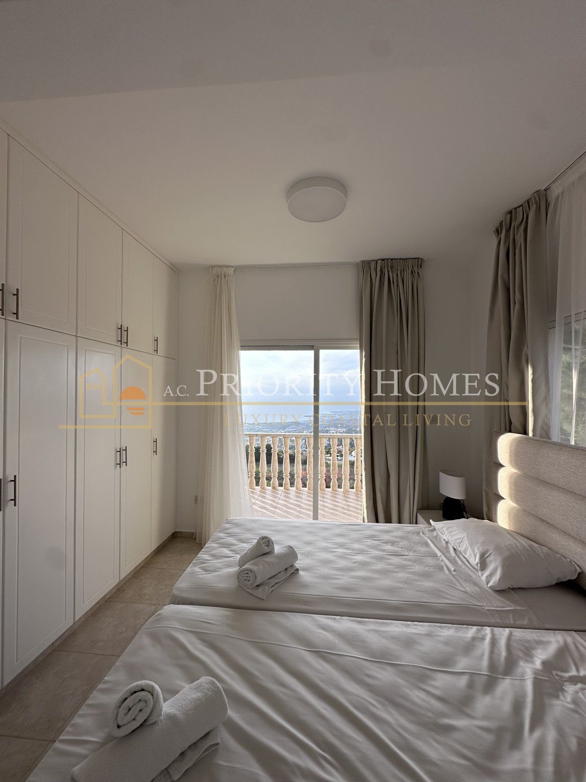 Luxury Five-Bedroom Villa with Sea Views in Tala, Paphos