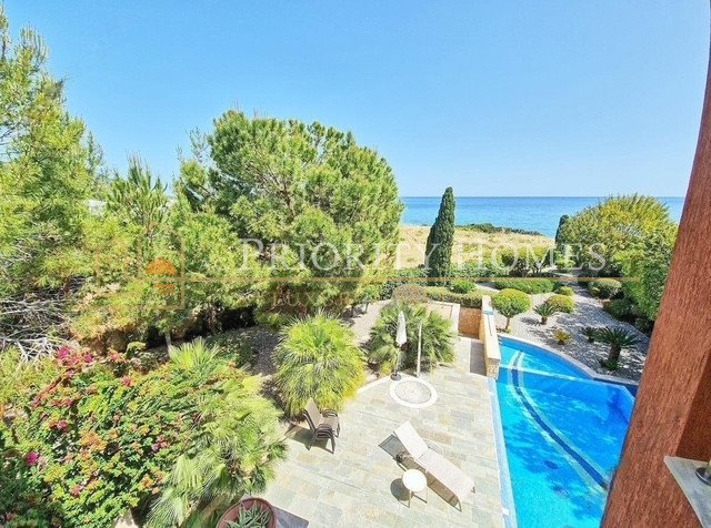 Four Bedroom Four Bathroom Beachfront Villa in Polis Latchi