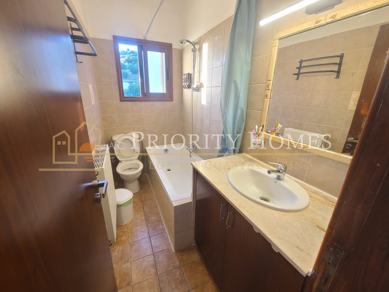 Four-Bedroom Villa in Tsada