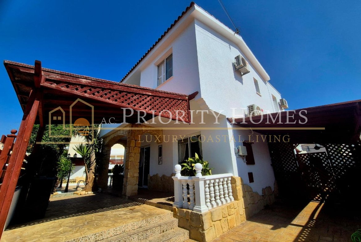 Beautiful Three-Bedroom Detached Villa with Private Pool, Sea & Mountain Views in Tala