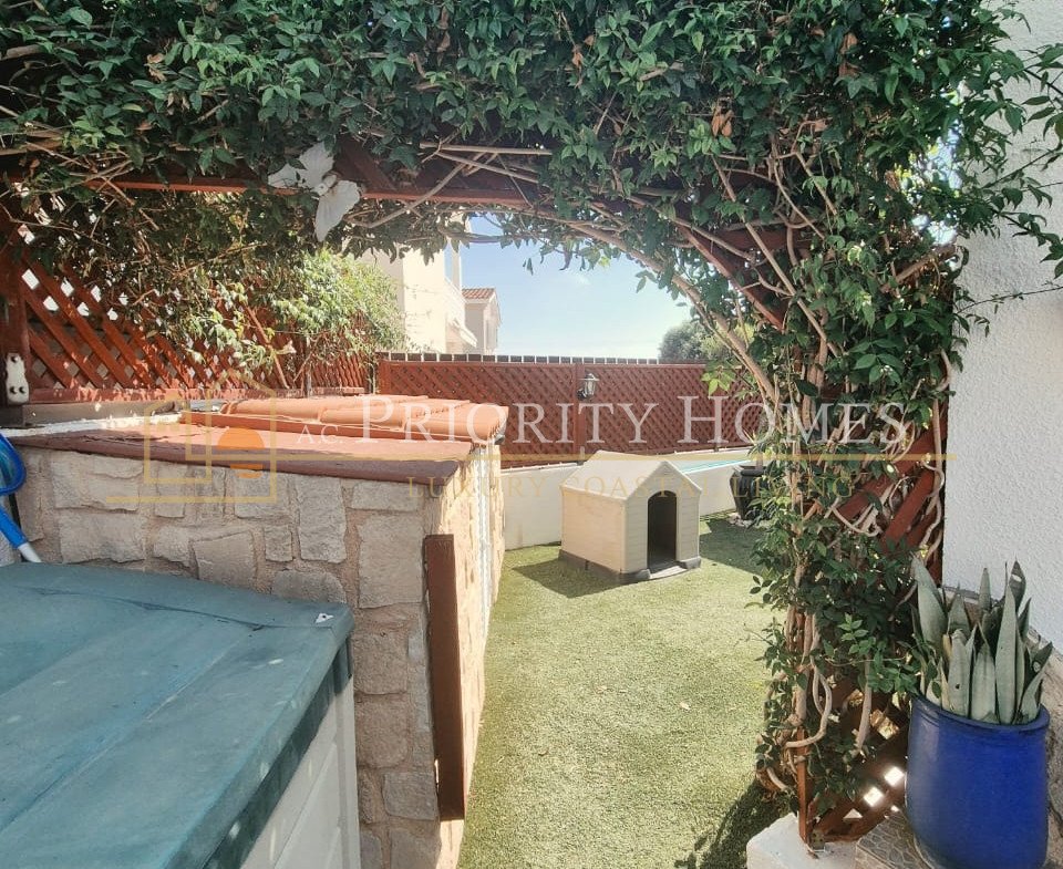 Beautiful Three-Bedroom Detached Villa with Private Pool, Sea & Mountain Views in Tala