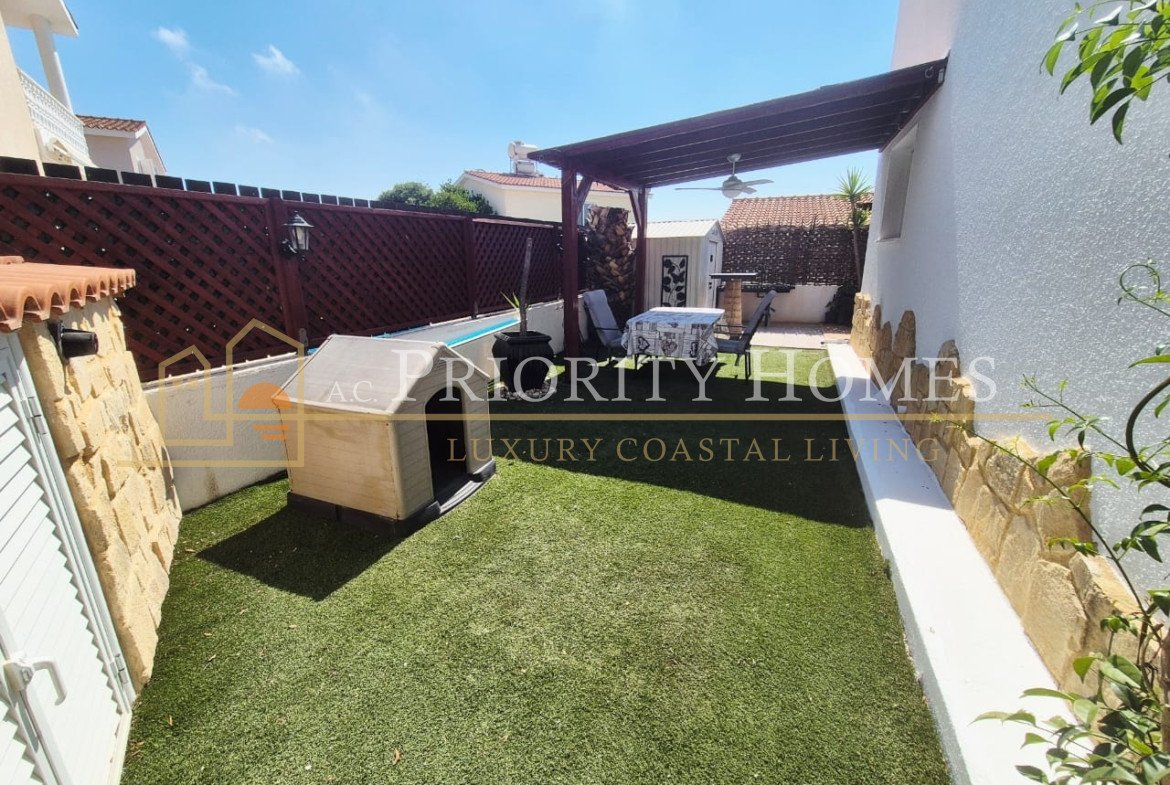 Beautiful Three-Bedroom Detached Villa with Private Pool, Sea & Mountain Views in Tala