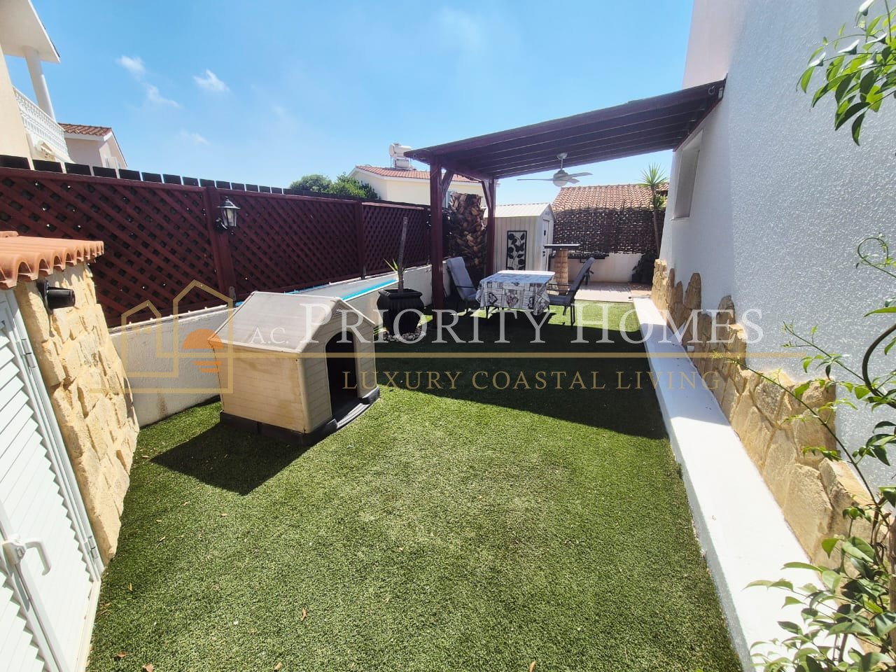 Beautiful Three-Bedroom Detached Villa with Private Pool, Sea & Mountain Views in Tala
