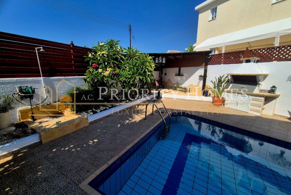 Beautiful Three-Bedroom Detached Villa with Private Pool, Sea & Mountain Views in Tala