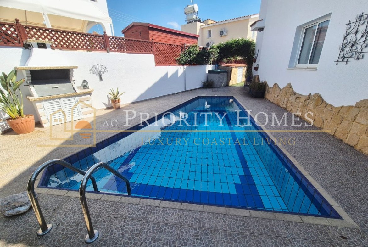 Beautiful Three-Bedroom Detached Villa with Private Pool, Sea & Mountain Views in Tala