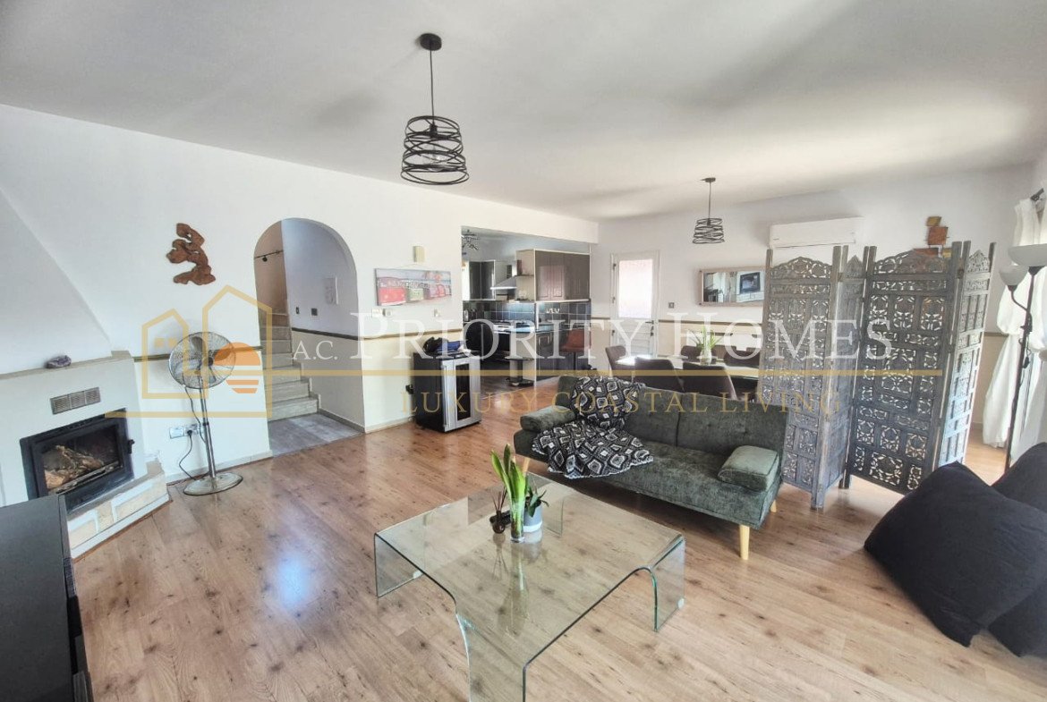 Beautiful Three-Bedroom Detached Villa with Private Pool, Sea & Mountain Views in Tala