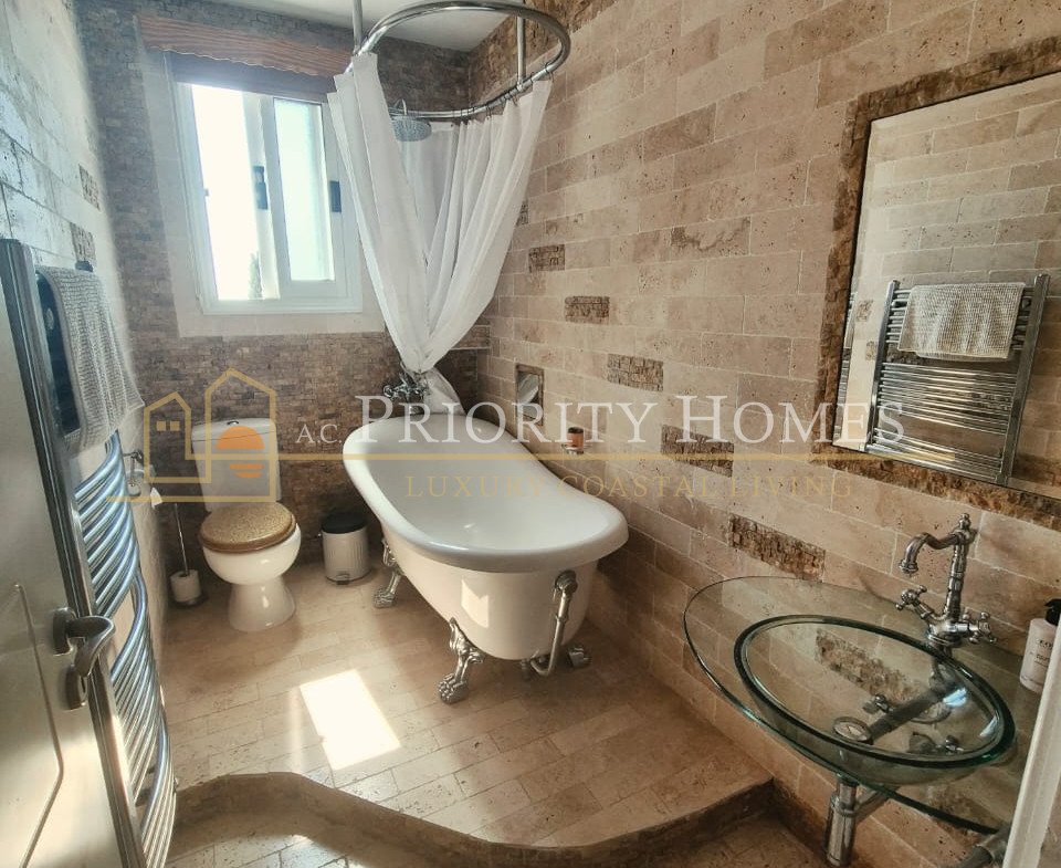 Beautiful Three-Bedroom Detached Villa with Private Pool, Sea & Mountain Views in Tala