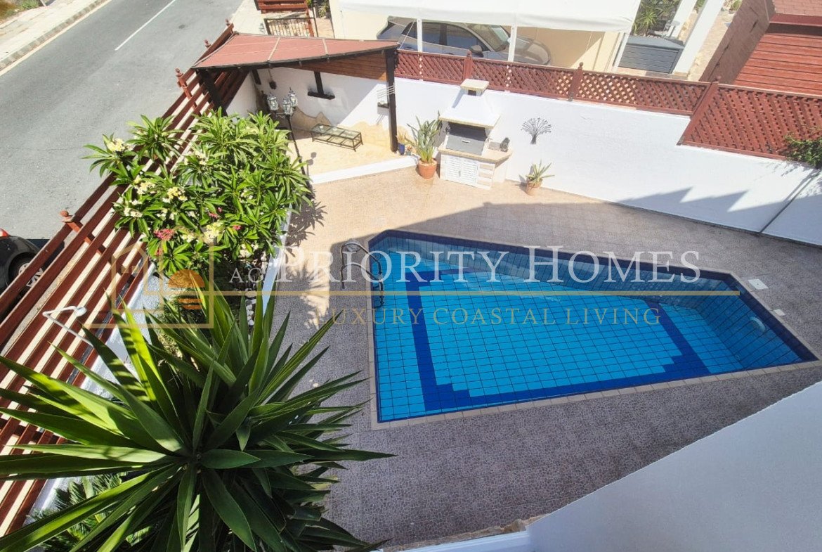Beautiful Three-Bedroom Detached Villa with Private Pool, Sea & Mountain Views in Tala