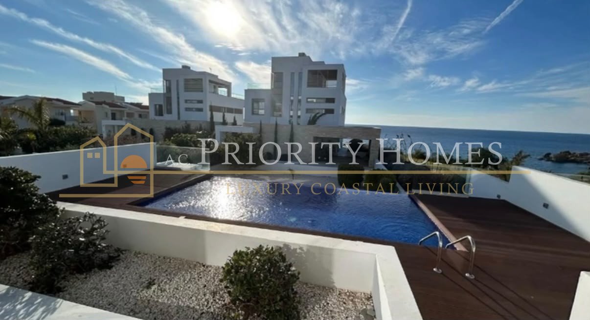 Four Bedroom FrontLine Villa in Kissonerga