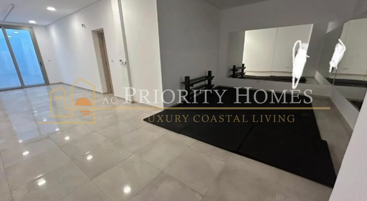 Four Bedroom FrontLine Villa in Kissonerga
