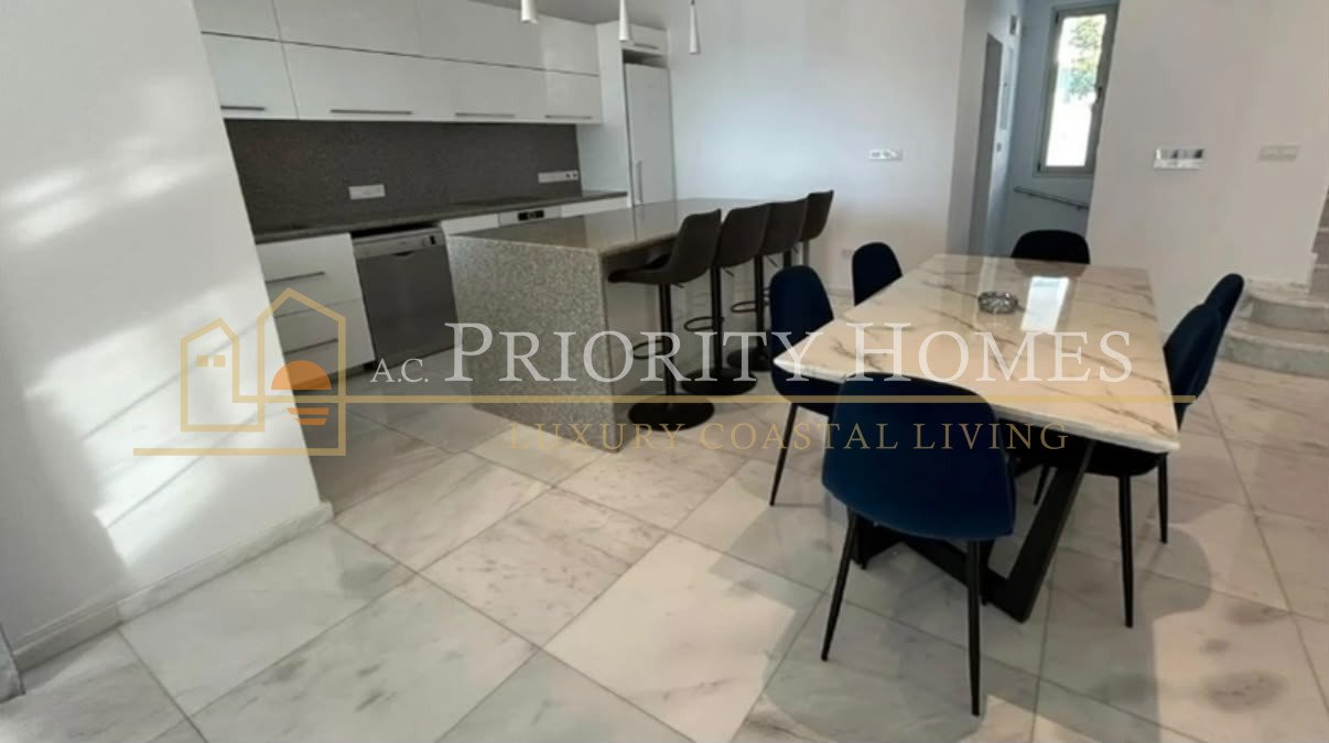Four Bedroom FrontLine Villa in Kissonerga