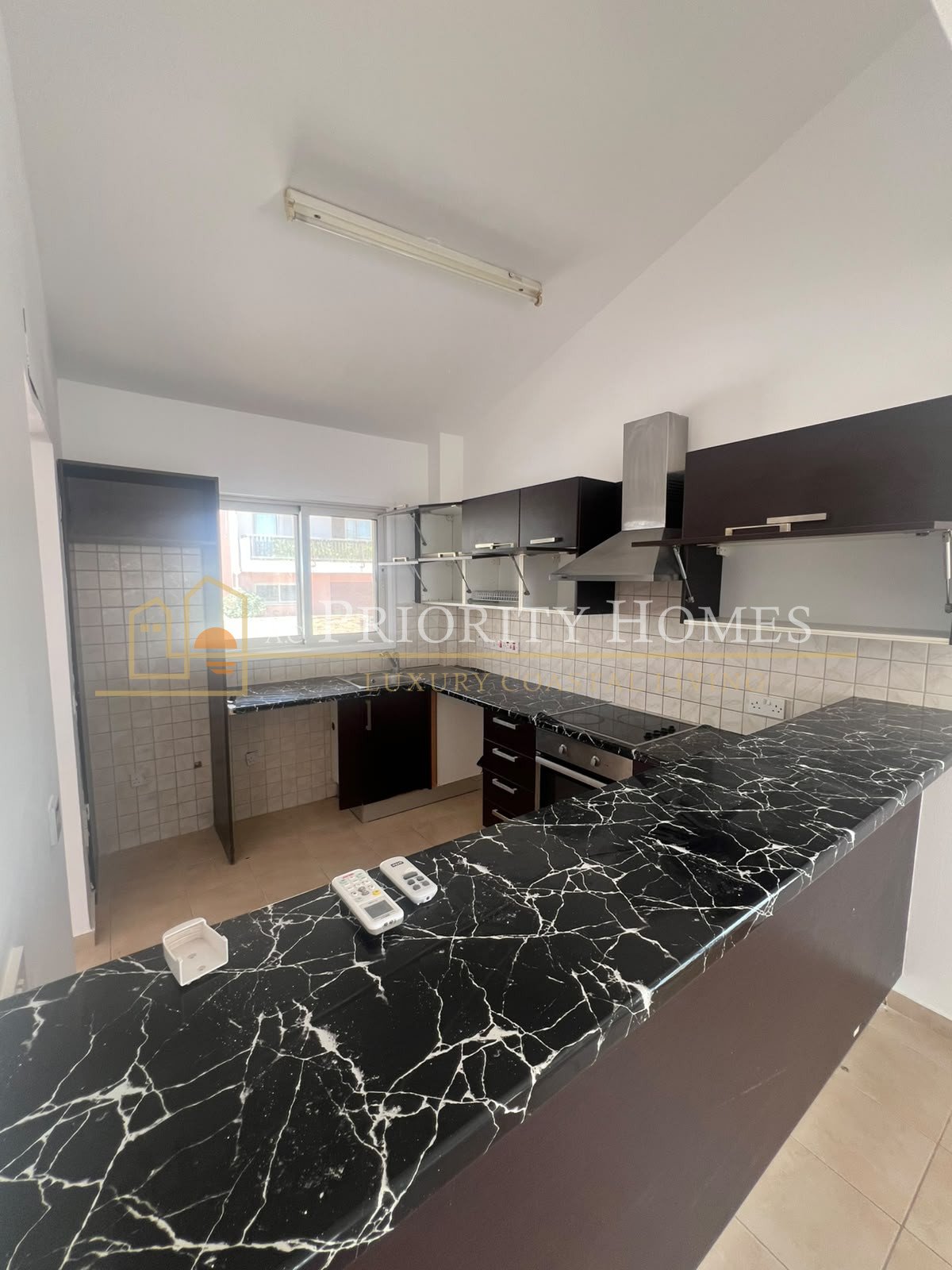 Two-Bedroom Sea View Apartment for Rent in Chloraka