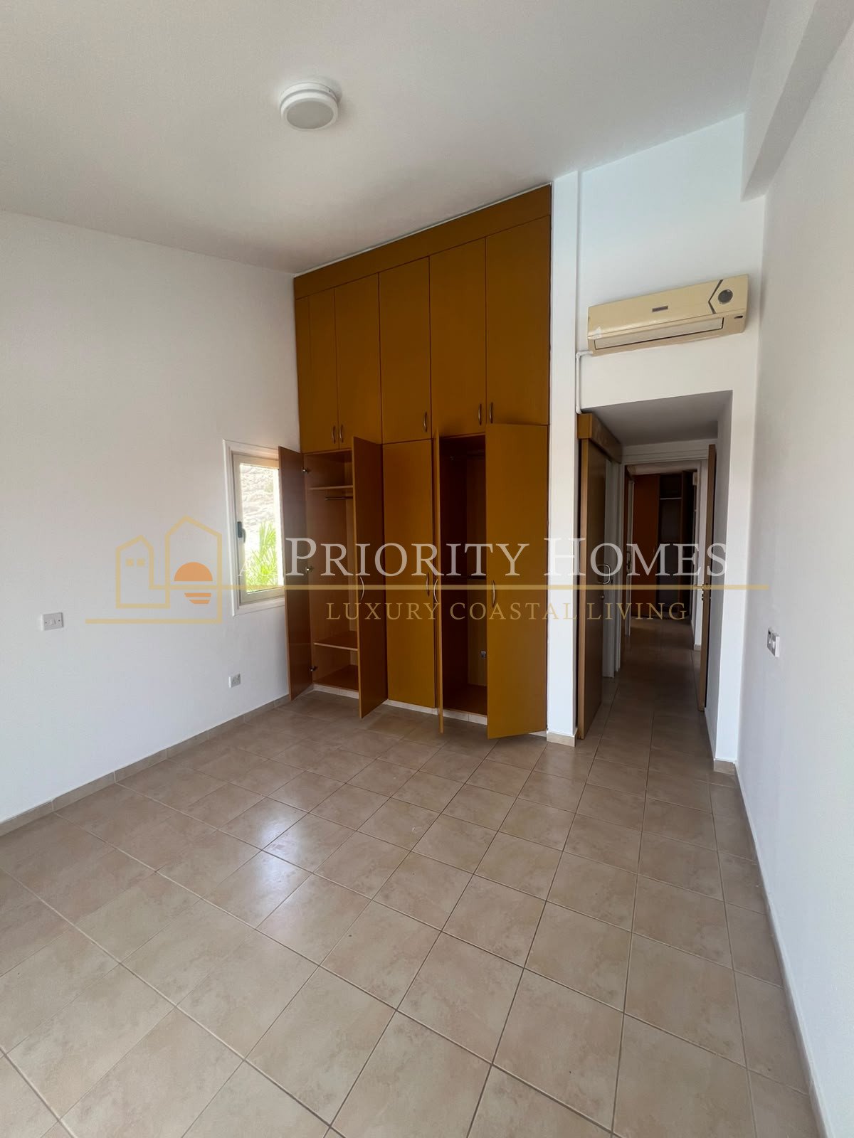 Two-Bedroom Sea View Apartment for Rent in Chloraka