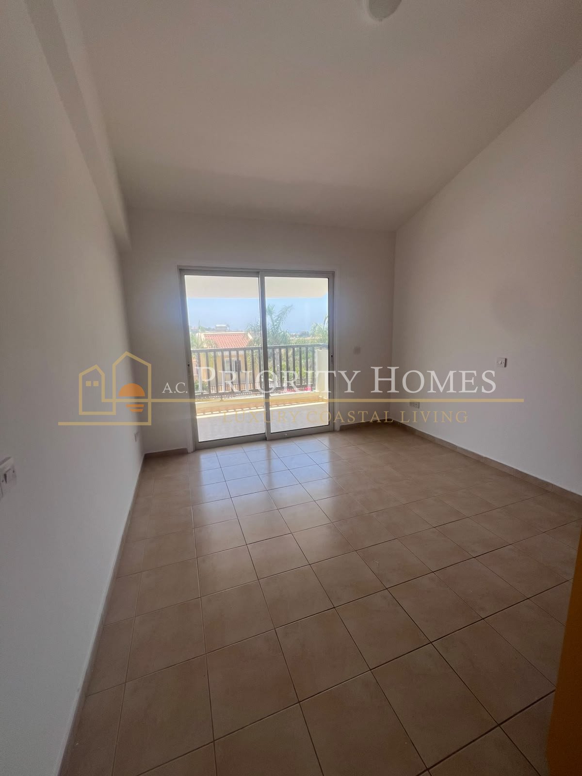 Two-Bedroom Sea View Apartment for Rent in Chloraka