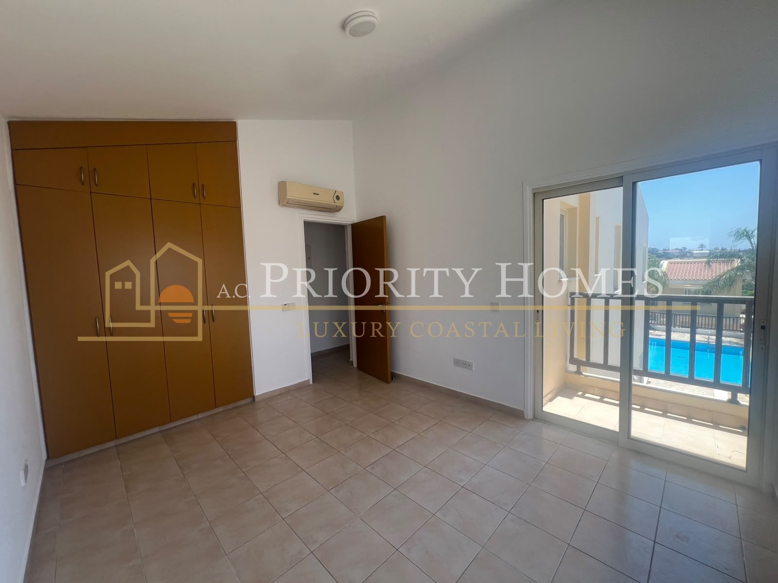 Two-Bedroom Sea View Apartment for Rent in Chloraka