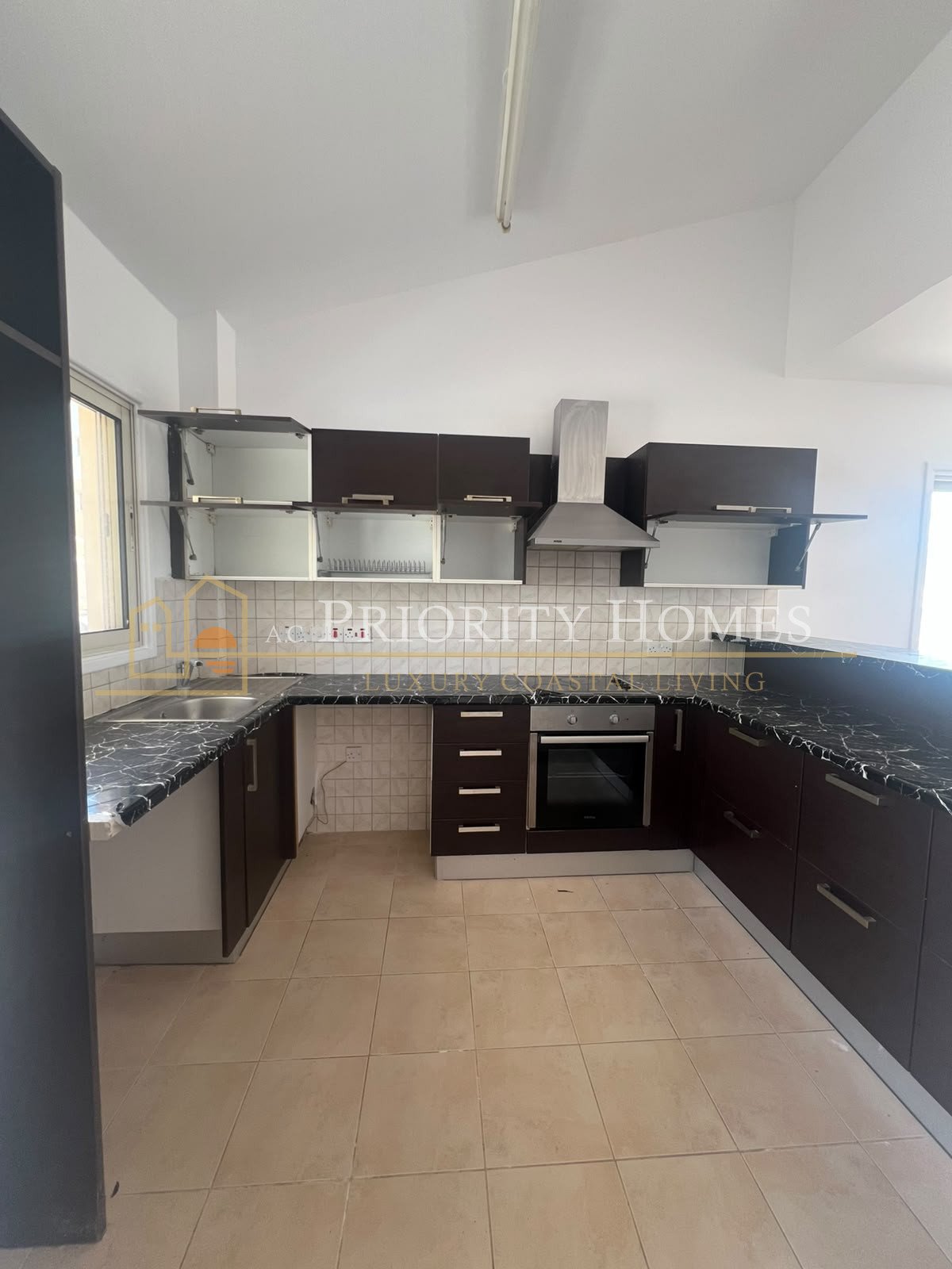 Two-Bedroom Sea View Apartment for Rent in Chloraka