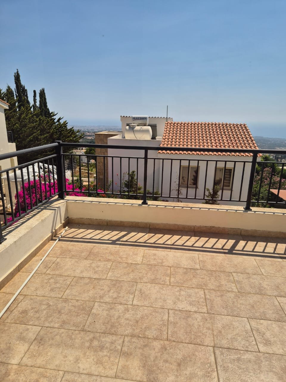 Four-Bedroom Villa in Tala with Sea Views