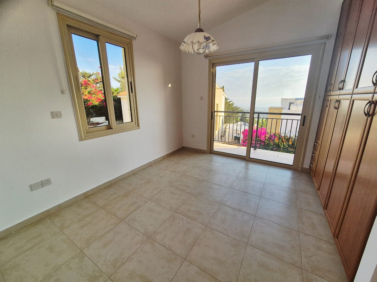 Four-Bedroom Villa in Tala with Sea Views
