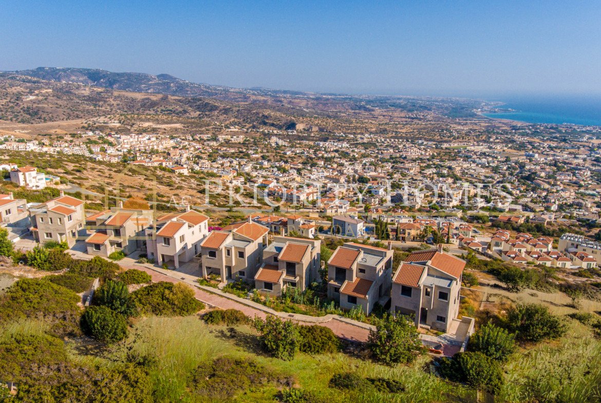 Five-Bedroom Villas with Panoramic Sea Views in Pegeia