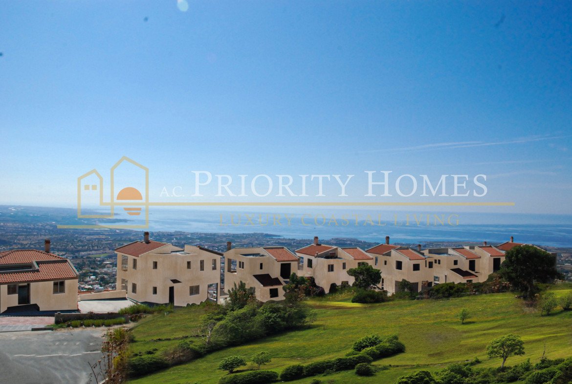 Five-Bedroom Villas with Panoramic Sea Views in Pegeia