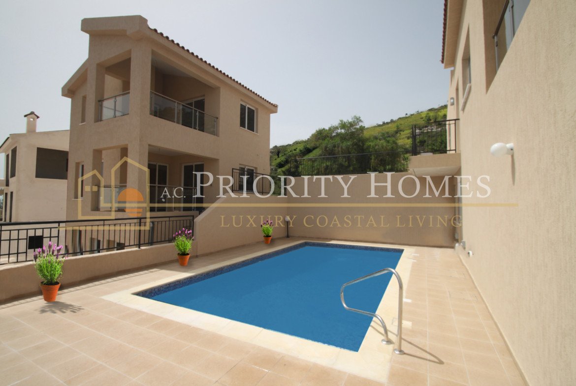 Five-Bedroom Villas with Panoramic Sea Views in Pegeia