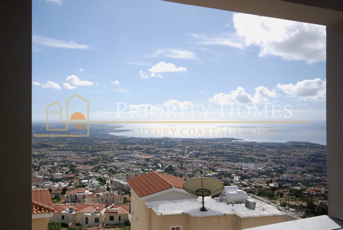 Five-Bedroom Villas with Panoramic Sea Views in Pegeia